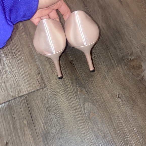 Satin shoes in champagne color, - Picture 3 of 4